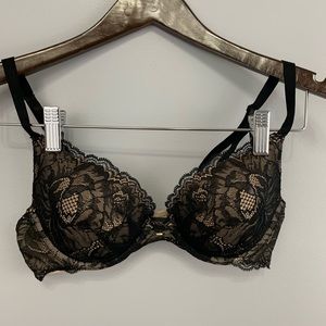 Victoria’s Secret bra 36B -black lace